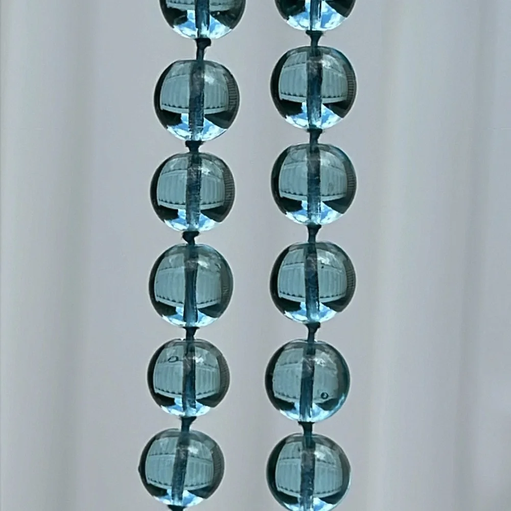 RARE Antique Light Aqua Blue Orb Pools of Light Handknotted Necklace - Picture 5 of 16